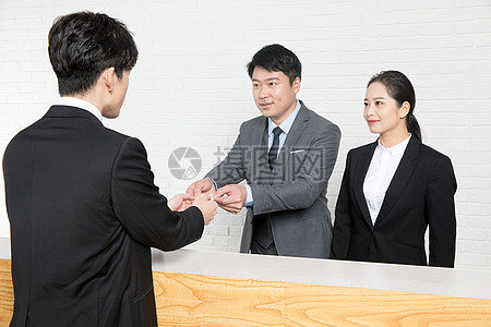 商務(wù)前臺人士接待